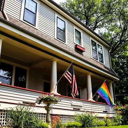 Brown Street Inn Bed And Breakfast 아이오와시티 외부 사진